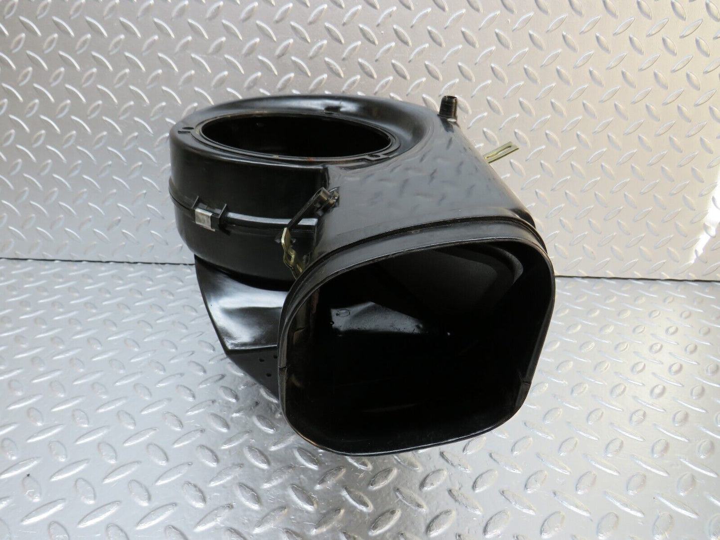 32246 Mercedes-Benz W116 350SE Heater Blower Motor Housing