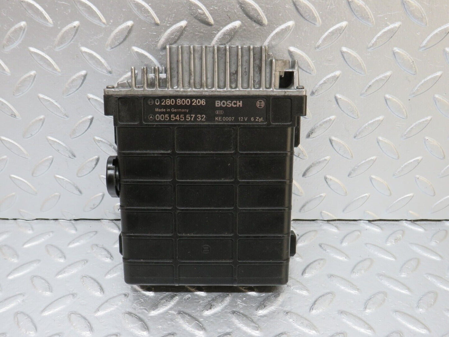 32739 Mercedes-Benz W124 Engine Control Unit Bosch 0280800206 0055455732
