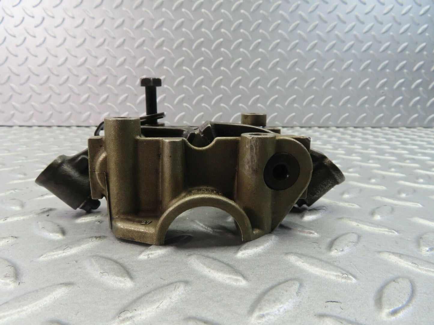 8576 Mercedes-Benz S123 Wagon Rocker Arms Camshaft Bearing Block 1020512110