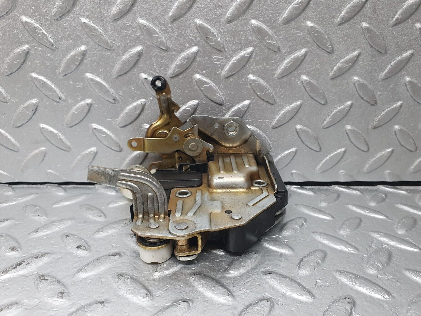 42756 Mercedes-Benz W201 190 Front Right Door Lock Mechanism