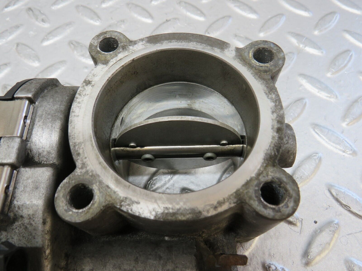 35191 Mercedes-Benz W221 Throttle Body Valve Bosch 6420900070 0281002678