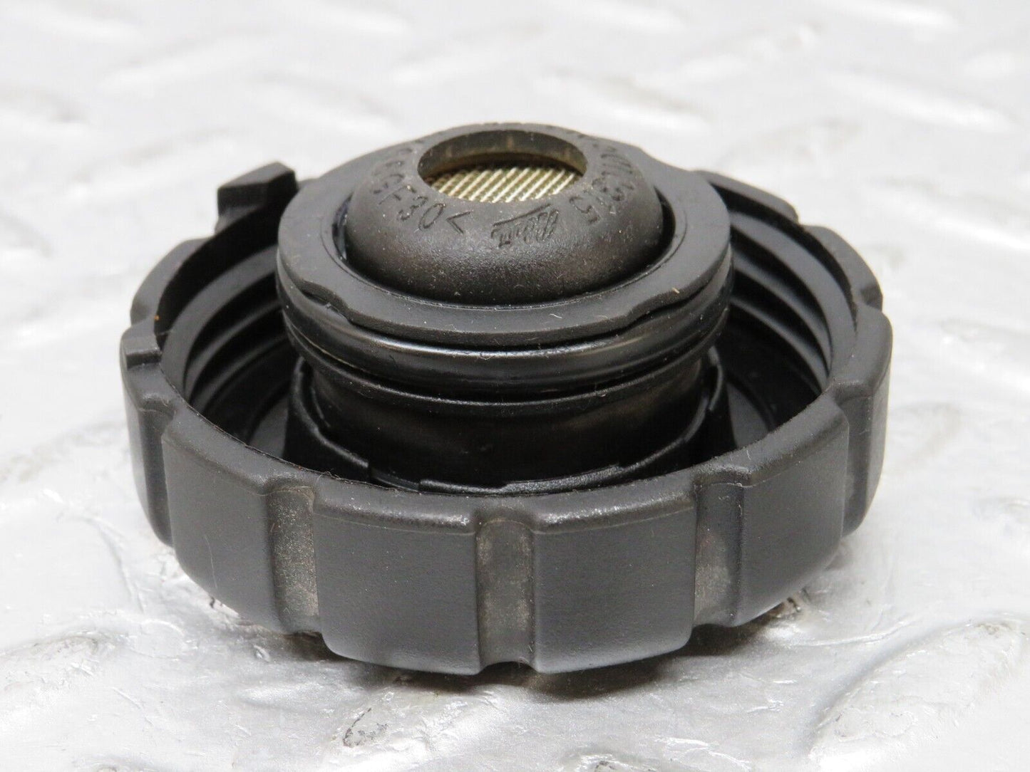 35308 Mercedes-Benz W210 Coolant Tank Reservoir Cap 2105010315