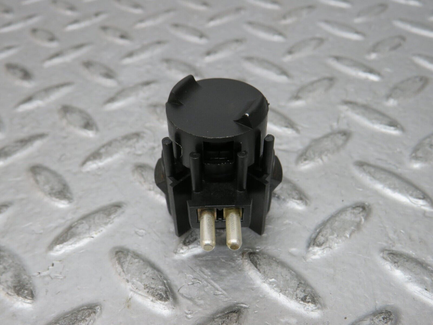 28828 Mercedes-Benz W123 230E Kick Down Switch 0015457814
