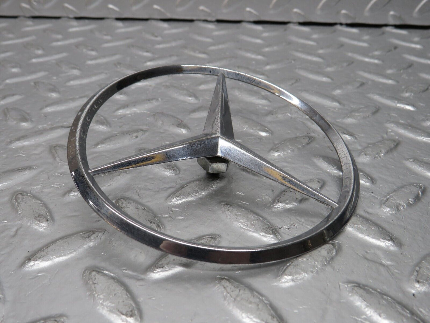 31025 Mercedes-Benz W123 230E Trunk Badge Logo Emblem 1237580158