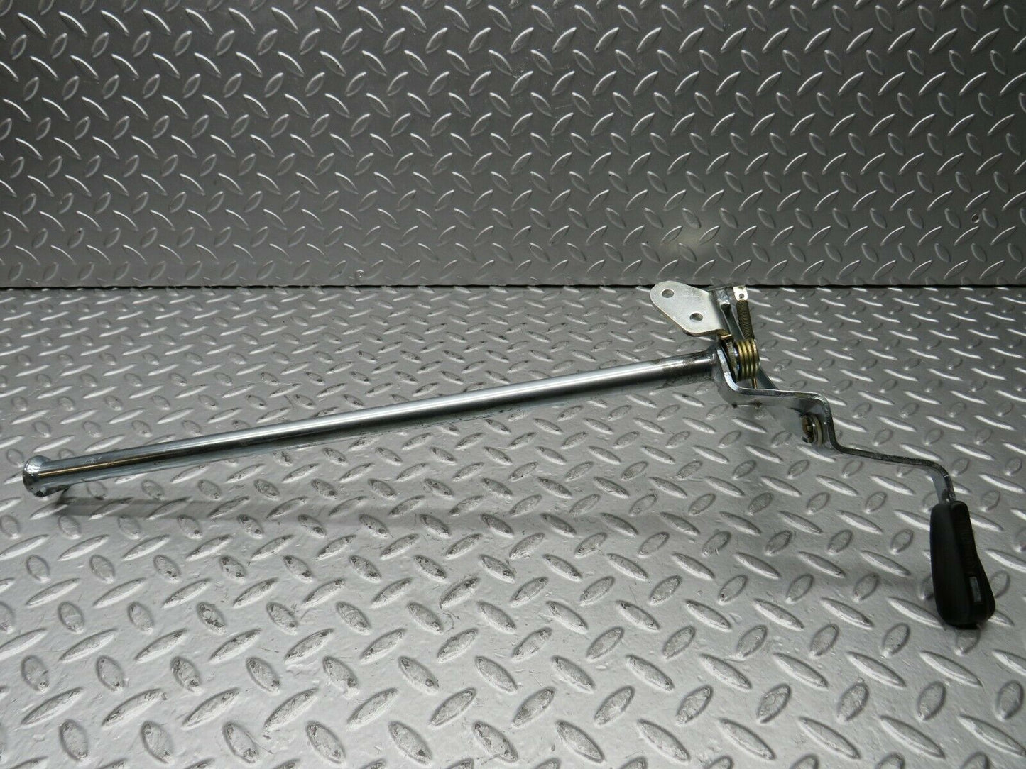 22027 Mercedes-Benz S123 280TE Rear Seat Backrest Locking Mechanism Right Side