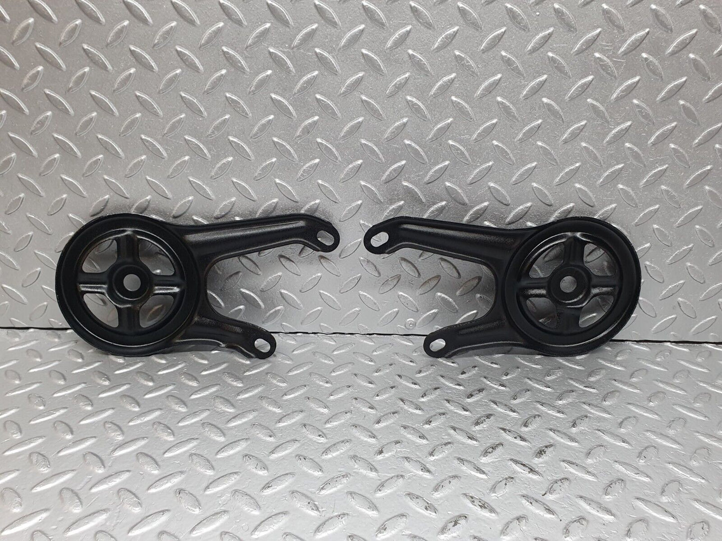 41169 Mercedes-Benz W126 300SE Rear Suspension Axle Mounting Bracket 2x