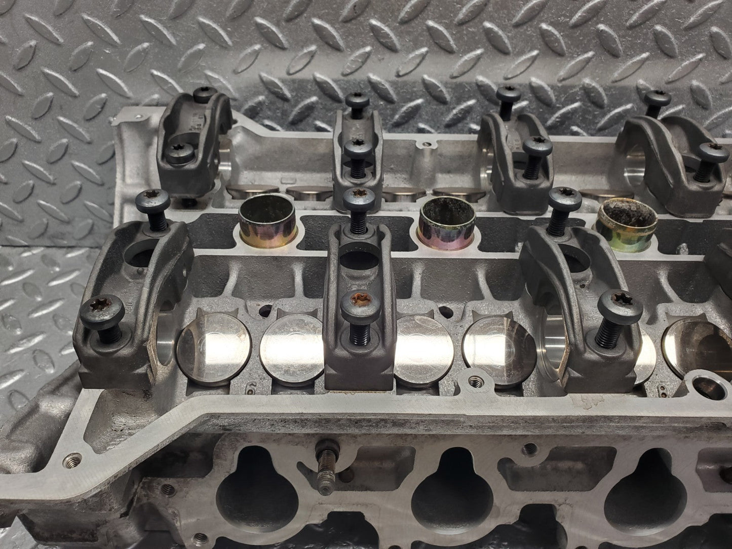 W124 Wagon cylinder head used OEM