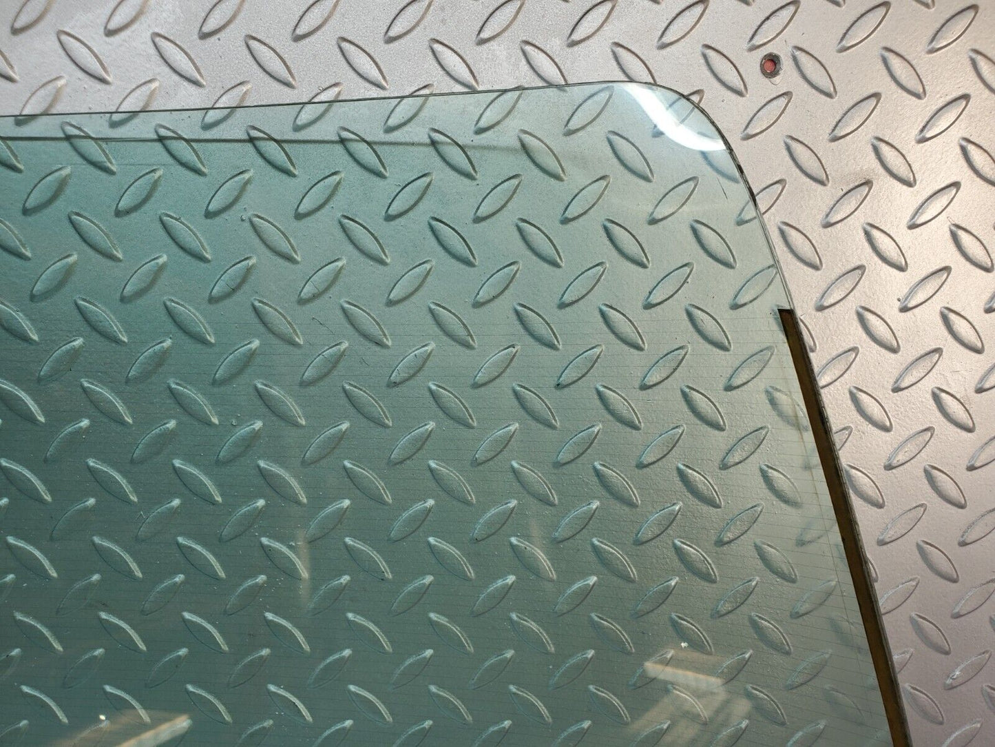 45723 Mercedes-Benz W126 420SE Rear Heated Windscreen Glass