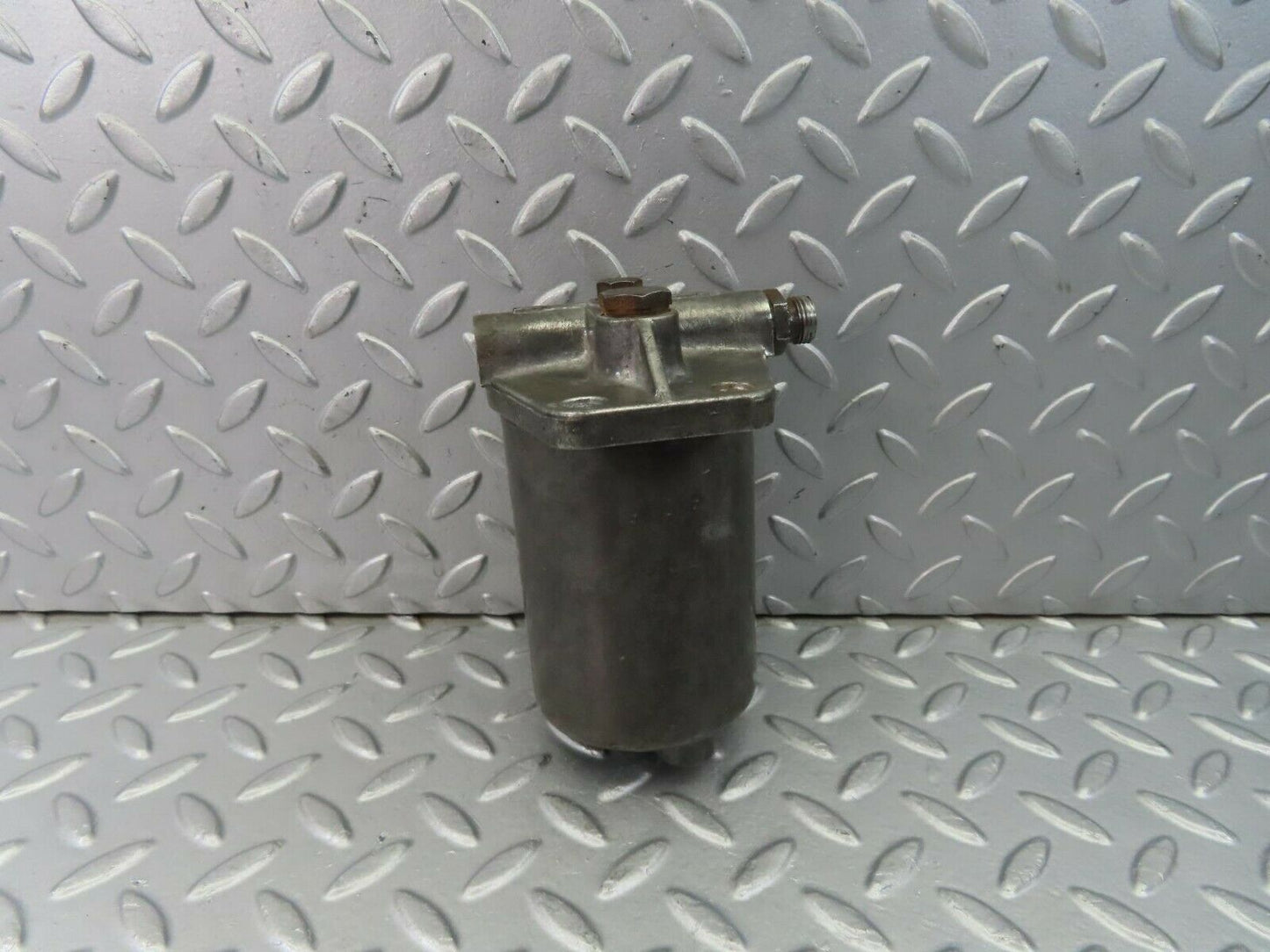 8915 Mercedes-Benz W108 Fuel Filter Housing