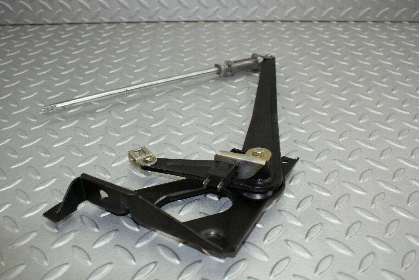 2984 Mercedes-Benz C123 280CE Coupe Handbrake Regulator