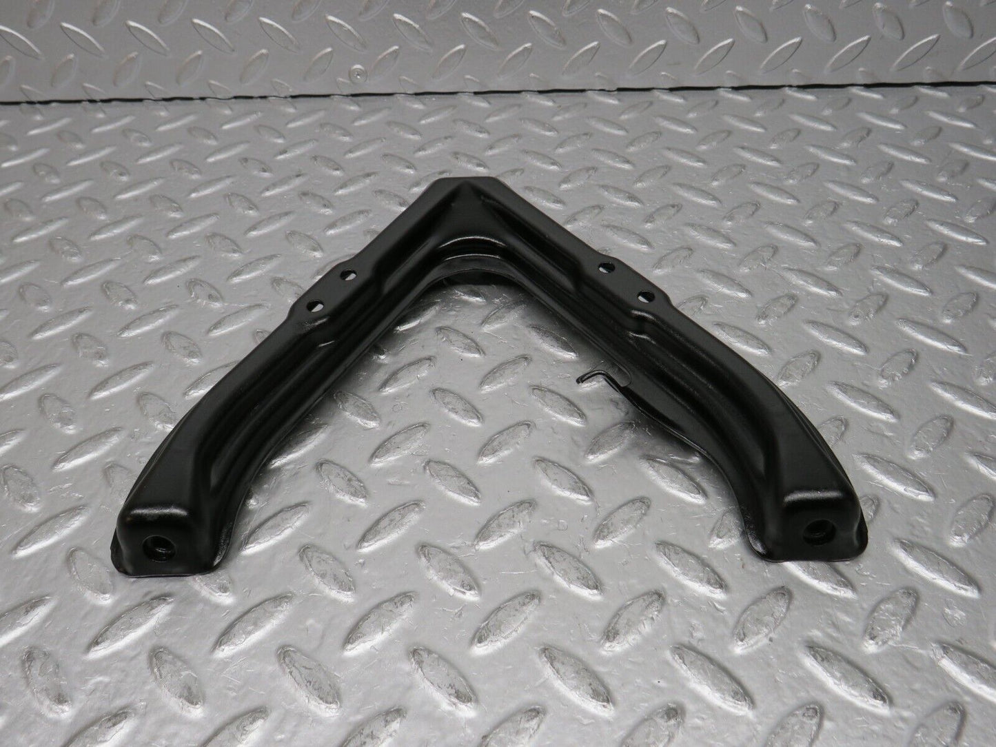 31693 Mercedes-Benz W201 190LE 1.8L Air Intake Manifold Bracket