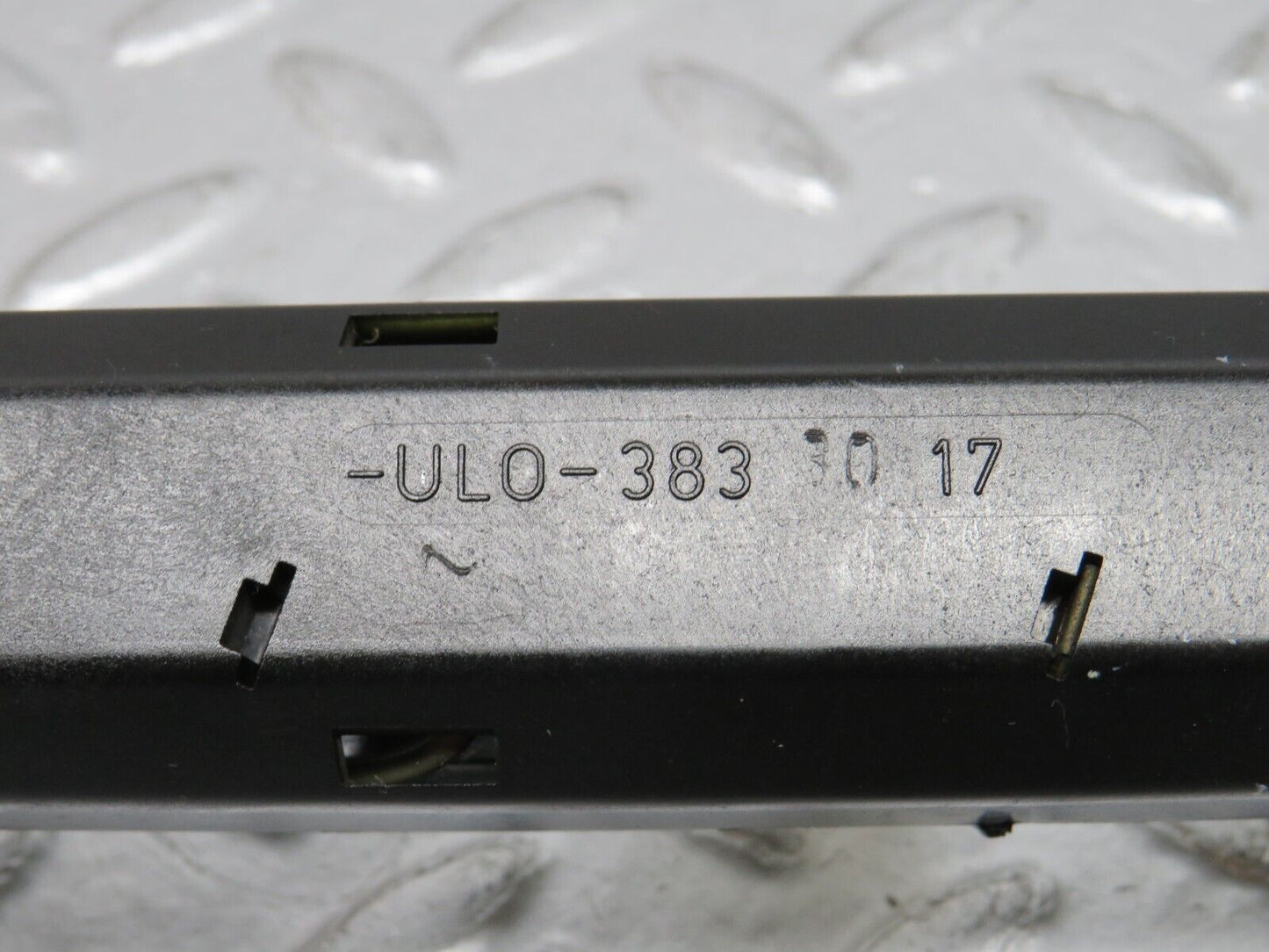 32565 Mercedes-Benz S124 300TE Wagon Tail Light Bulb Holder