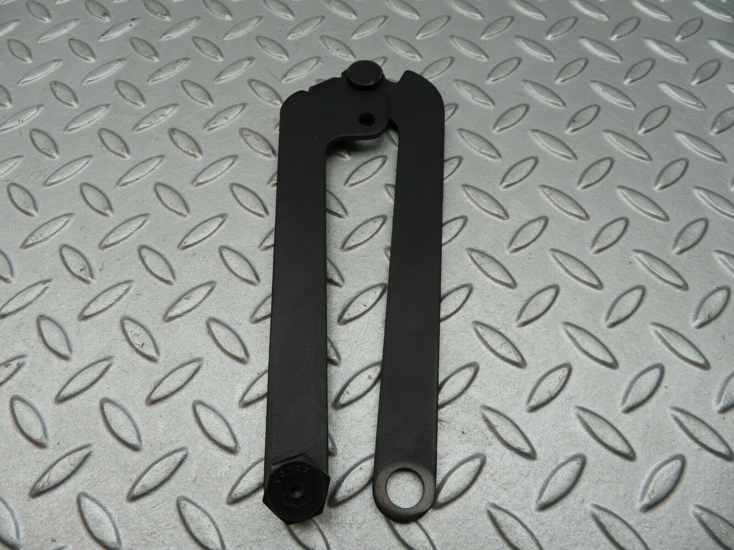 3623 Mercedes-Benz W115 220D Right Bonnet Hinge