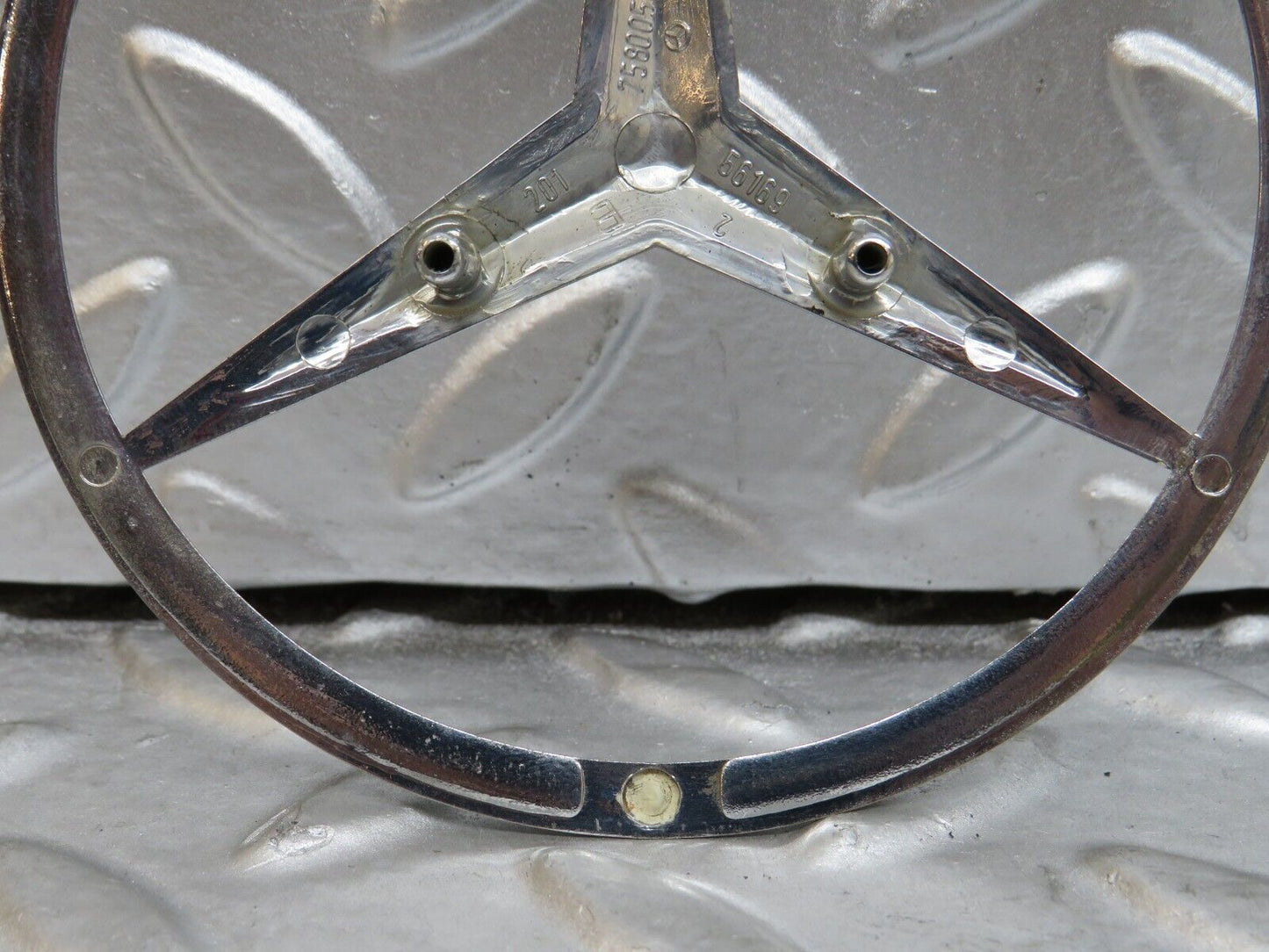 29473 Mercedes-Benz W124 230E Chrome Rear Emblem 2017580058