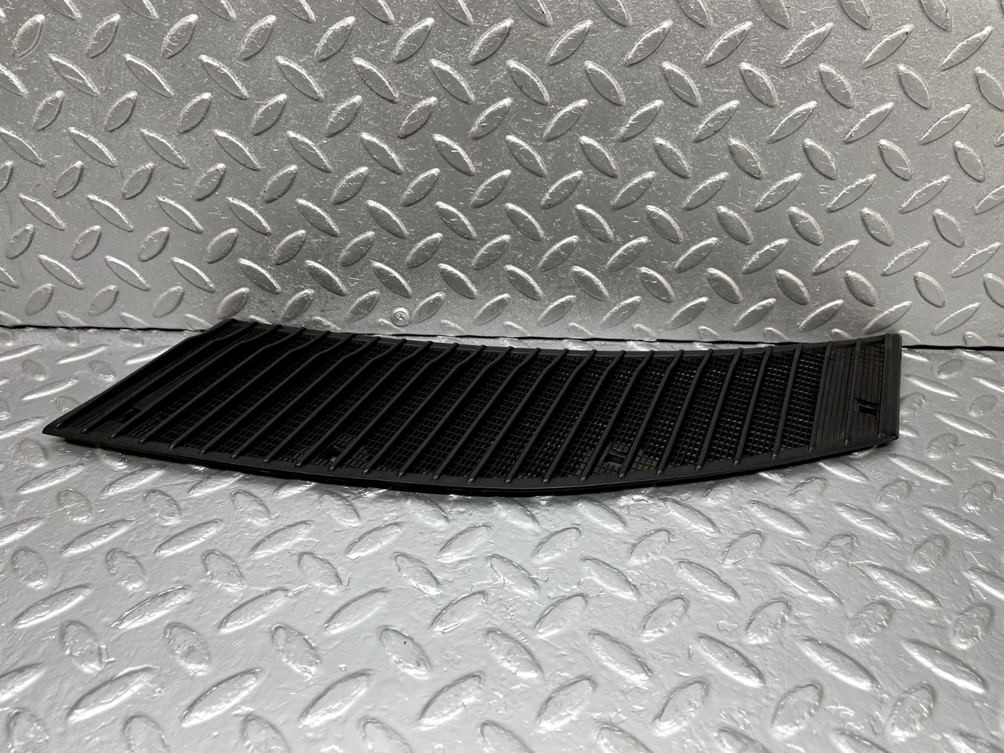 44276 Mercedes-Benz W123 280E Air Intake Grill Left Side 1238362965