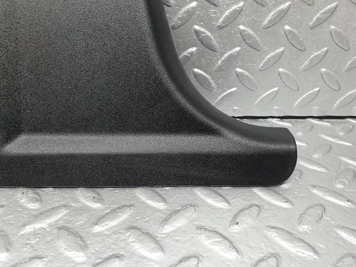 41780 Mercedes-Benz W202 C200 B Pillar Bottom Cover Left 2026902330