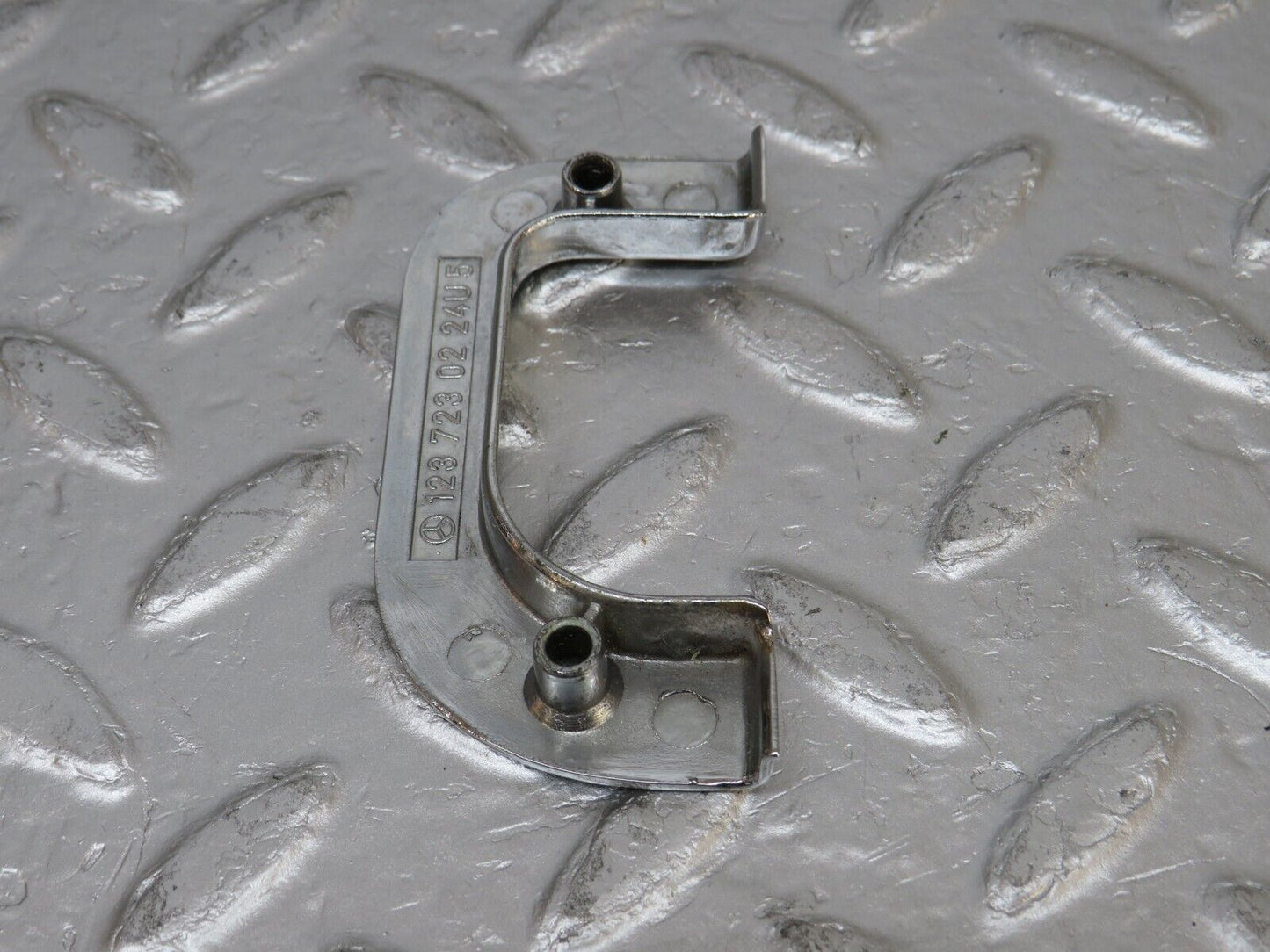 34315 Mercedes-Benz C126 380SEC Right Interior Chrome Door Latch 1237230224