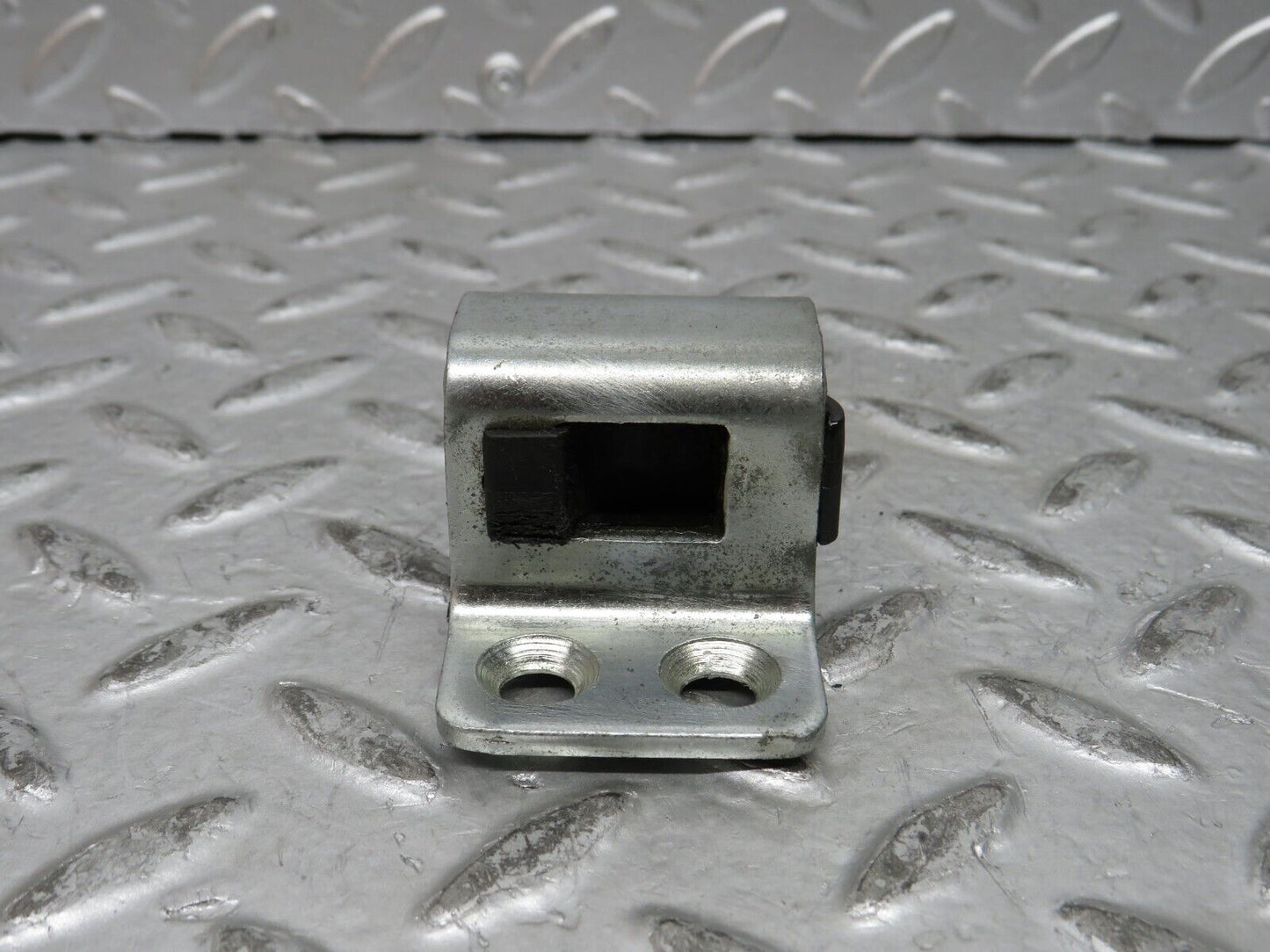 28307 Mercedes-Benz S123 240D Wagon Door Lock Latch Left