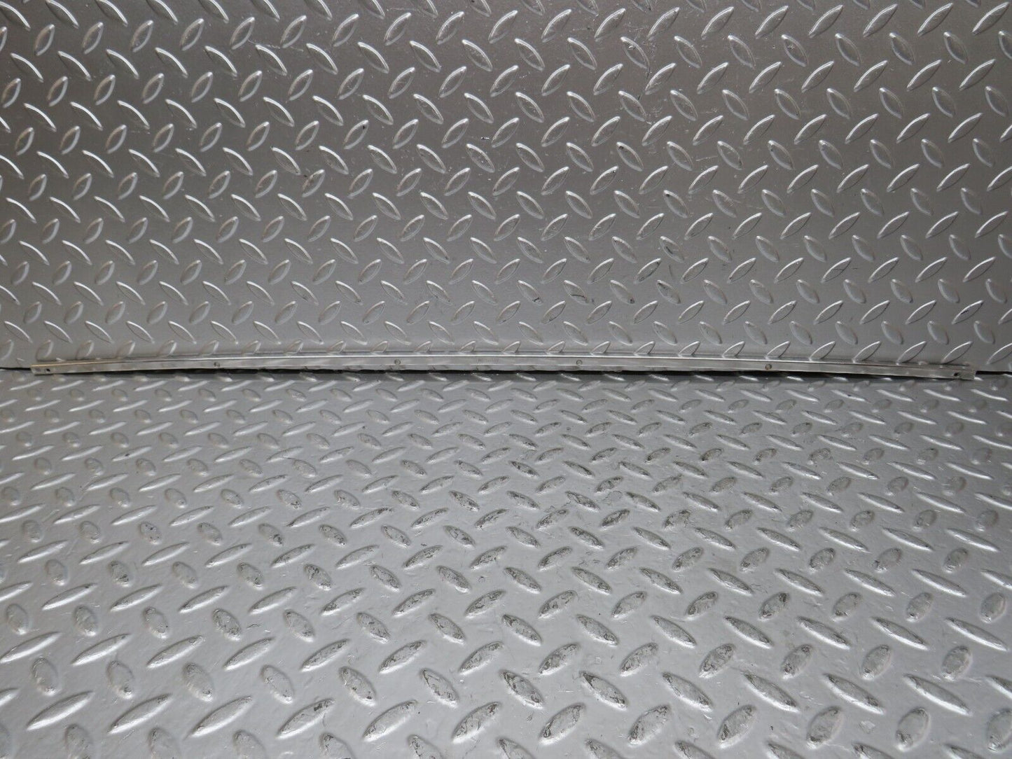 26360 Mercedes-Benz W116 450SE Sunroof Chrome Trim