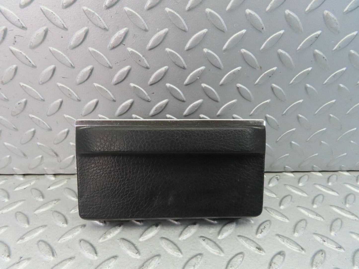 8695 Mercedes-Benz W114 Ashtray
