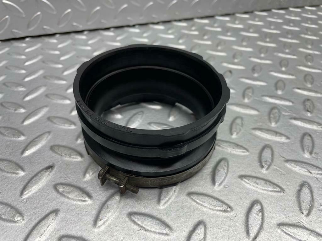 17351 Mercedes-Benz W116 350SE Throttle Body Hose Connection 1001410382