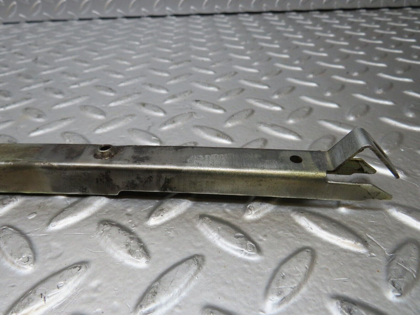 26128 Mercedes-Benz W116 450SE Front Right Window Channel