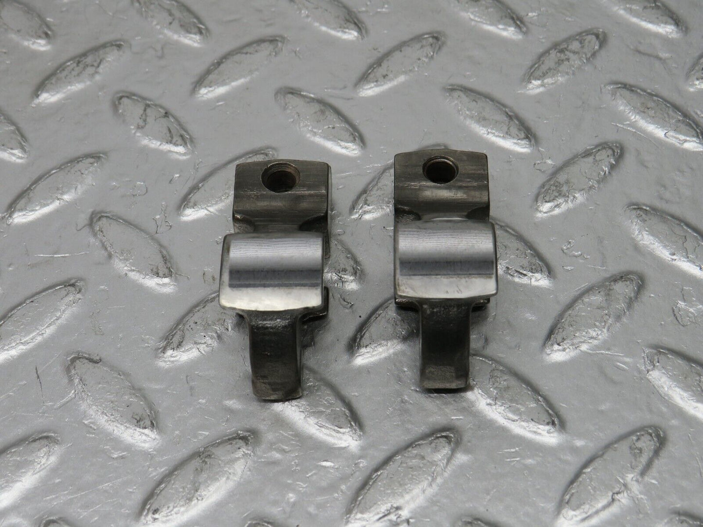 33007 Mercedes-Benz C107 R107 350 V8 Valve Rocker Arm With Spring & Tappet