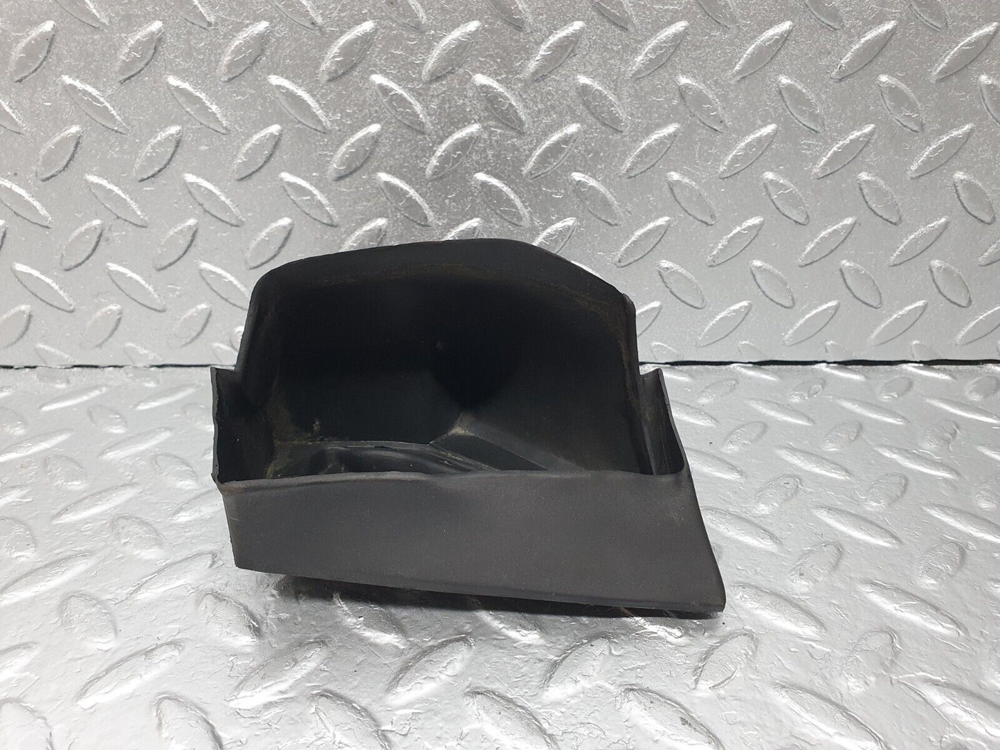 43696 Mercedes-Benz C126 380SEC Coupe Wing Mirror Rubber Seal Cover Left 1268110395 1268111161