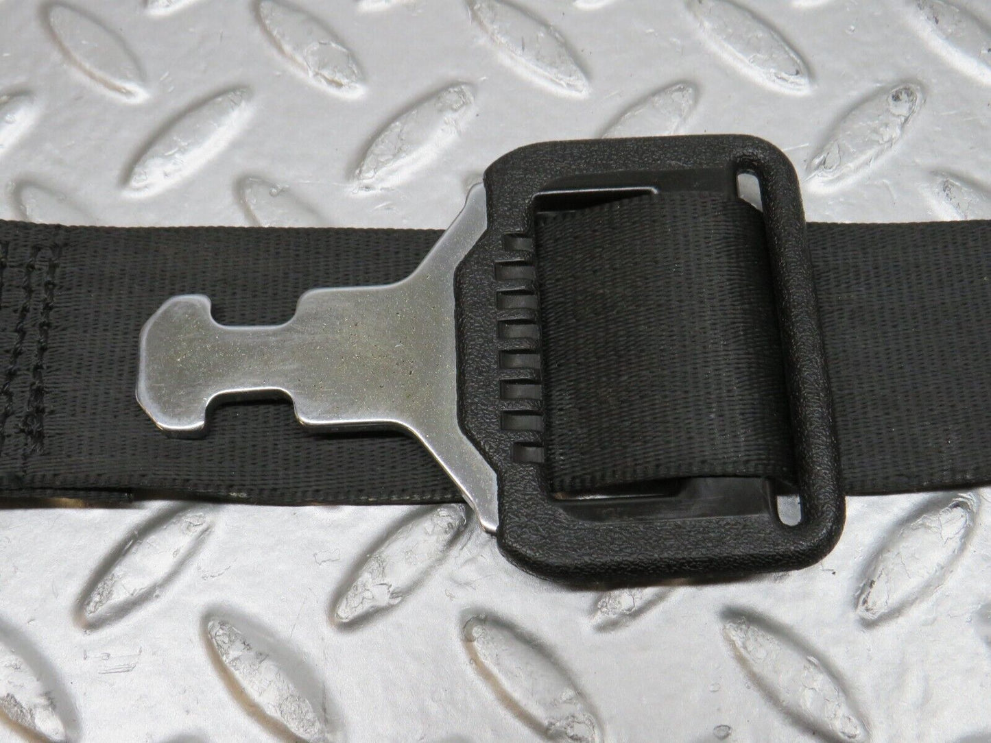 34397 Mercedes-Benz C126 380SEC Rear Seat Belt Set With Buckles 1268602185