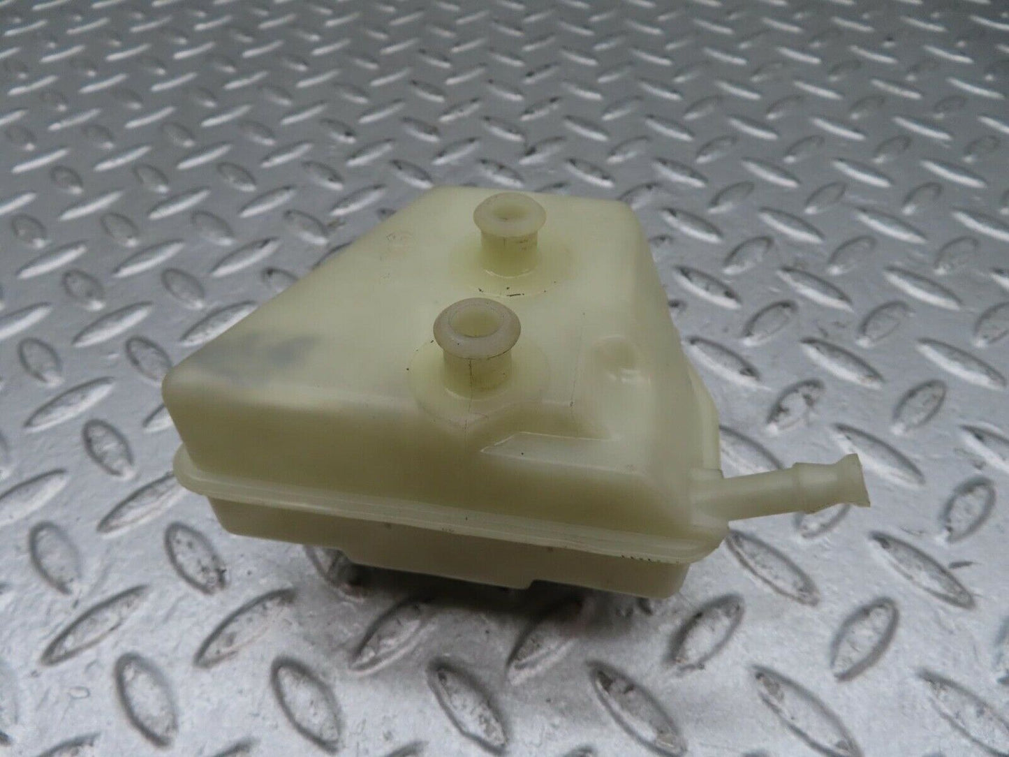 14741 Mercedes-Benz W201 190E Brake Fluid Reservoir Tank