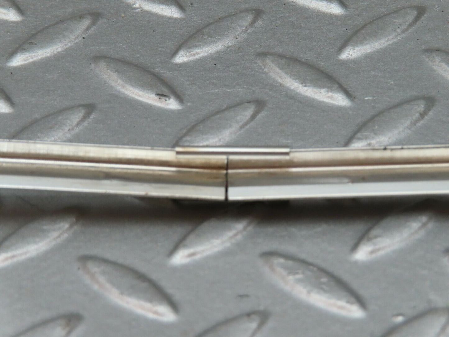 4027 Mercedes-Benz S123 200T Wagon Rear Windscreen Chrome Moulding Trim