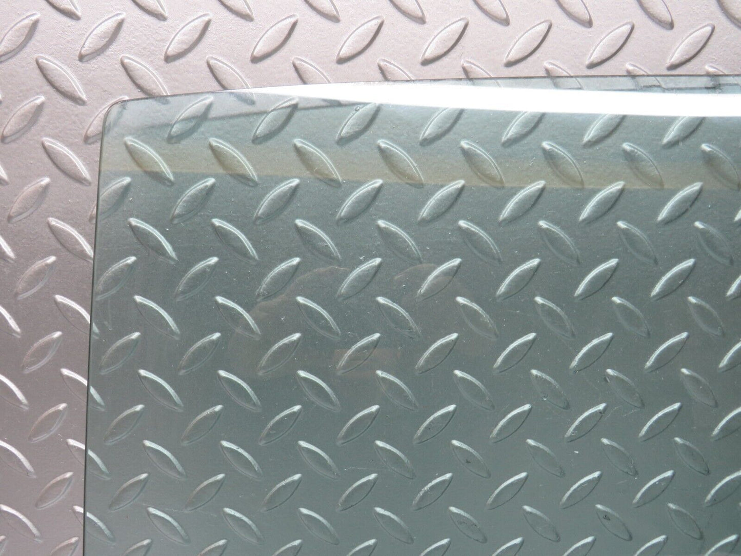 27889 Mercedes-Benz W123 280E Rear Right Door Window Glass