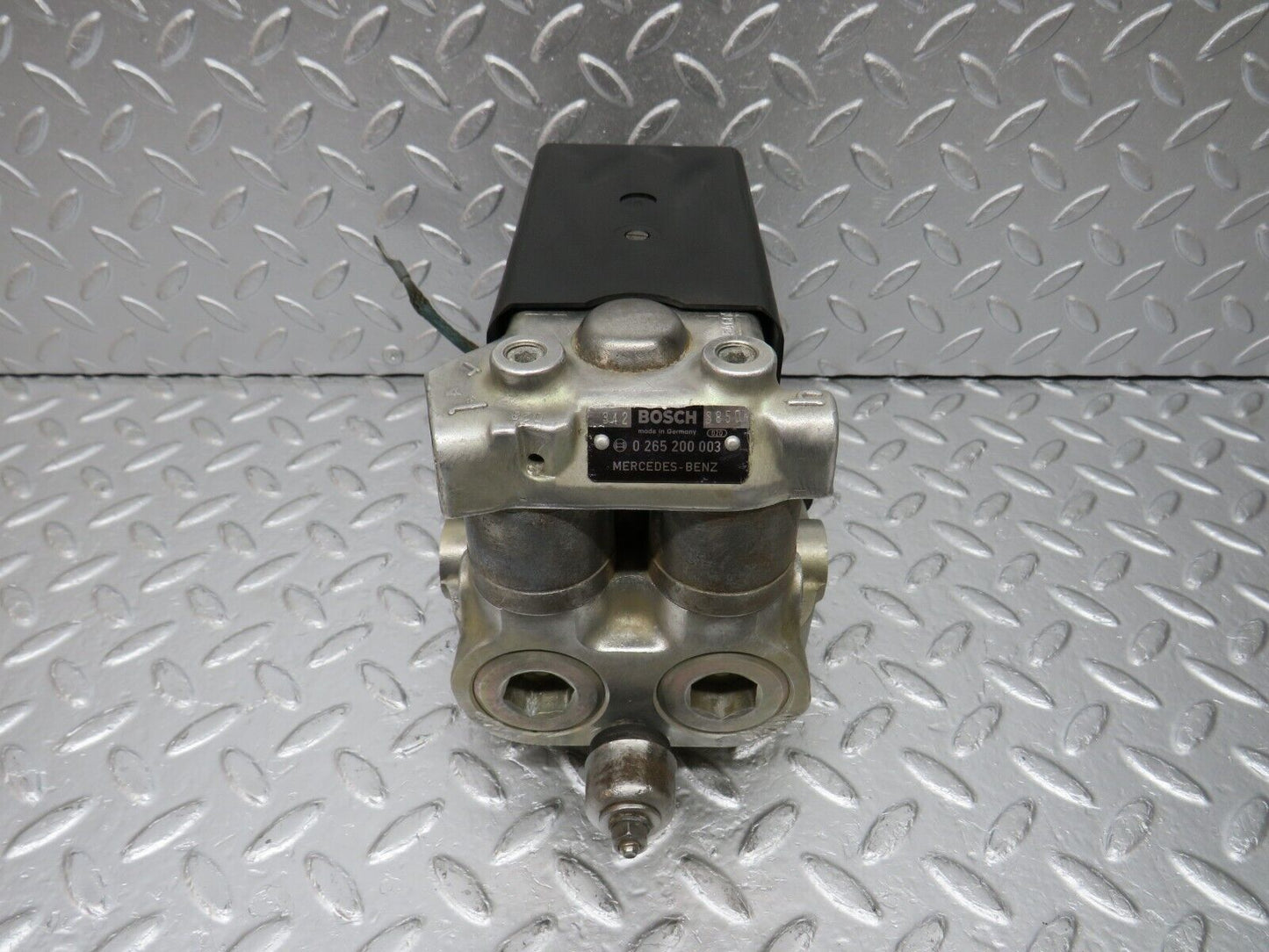 34371 Mercedes-Benz C126 380SEC Coupe ABS Pump Bosch 0265200003