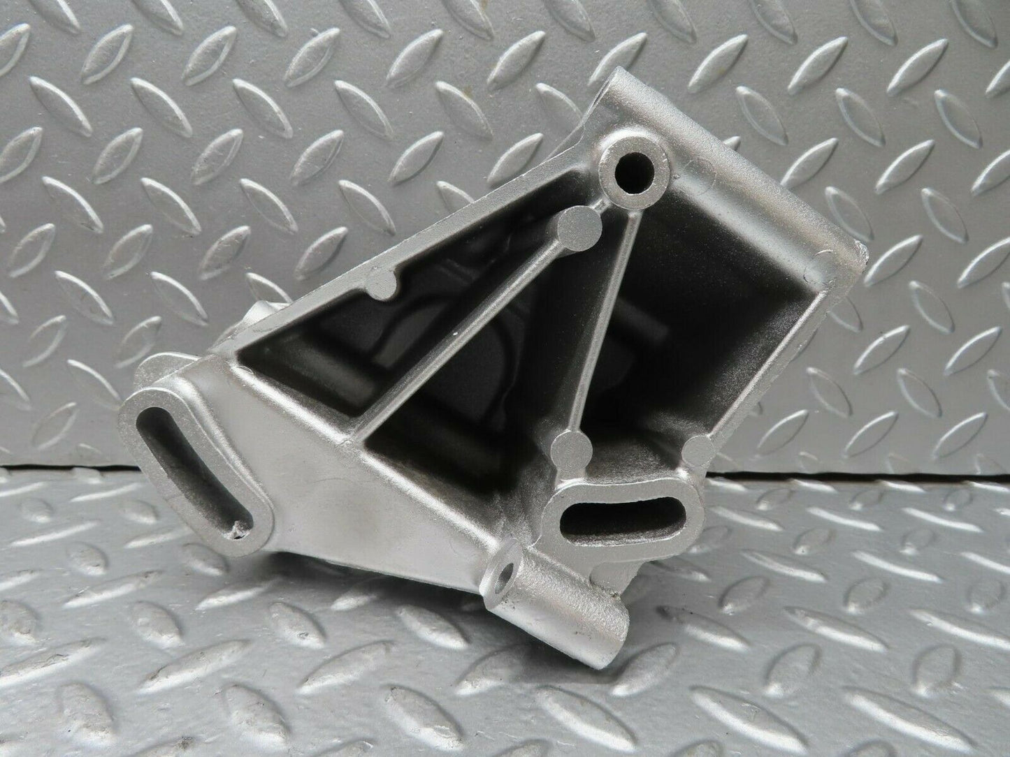 15263 Mercedes-Benz W123 230E Power Steering Pump Bracket 1234660241