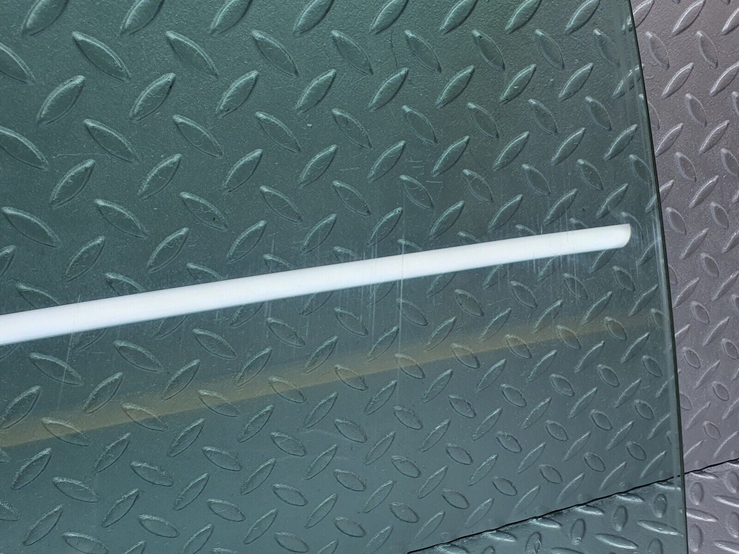 41994 Mercedes-Benz W202 C200 Front Left Door Window Glass
