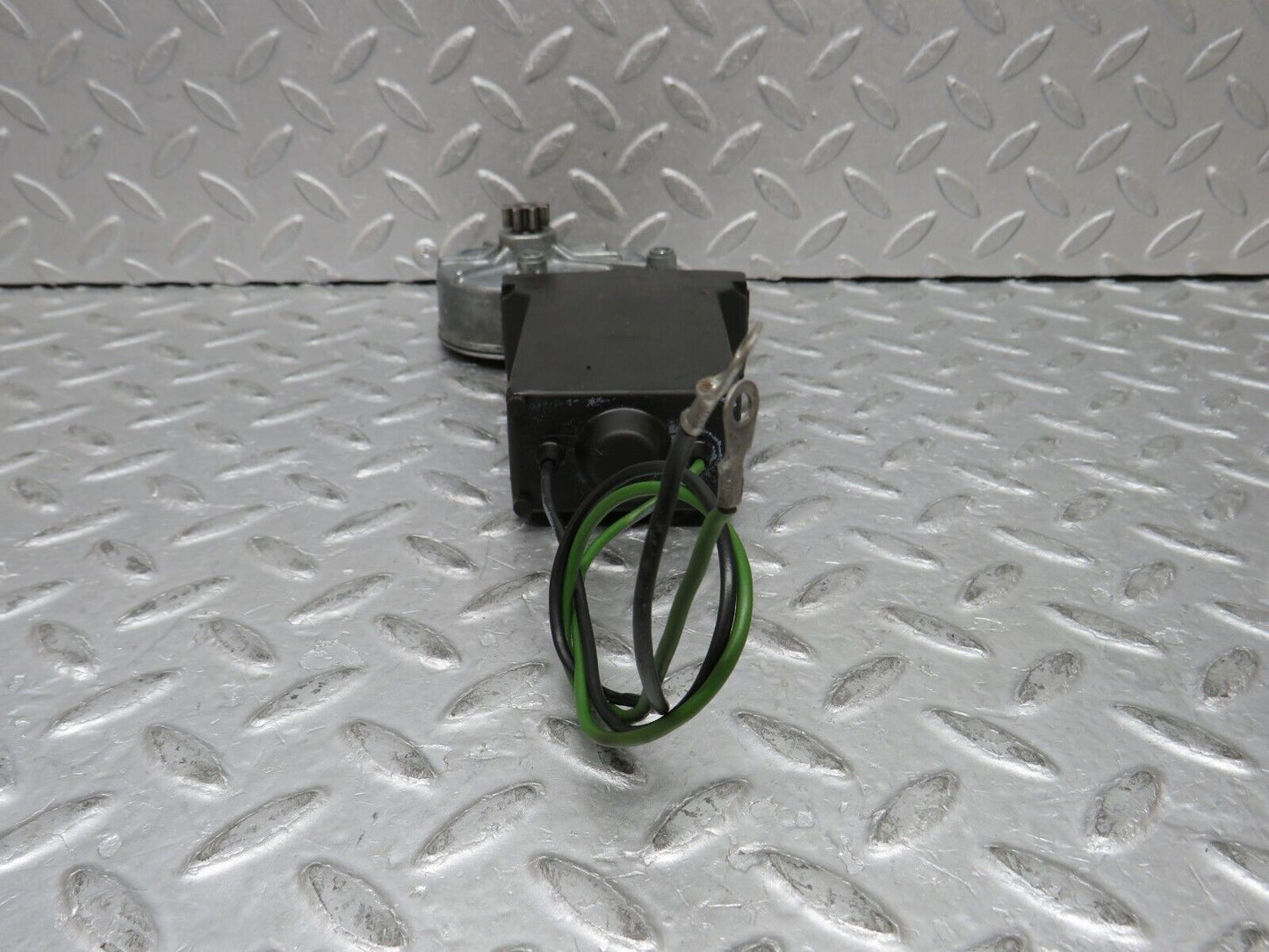 37420 Mercedes-Benz W109 300SEL Rear Left Window Regulator Motor Bosch 0132001101