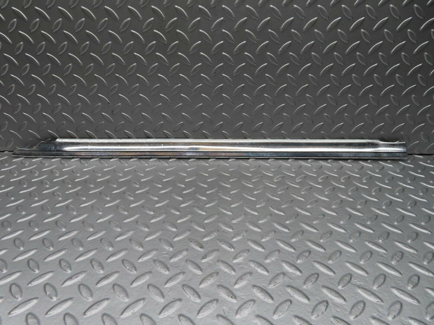 12827 Mercedes-Benz W111 220SE Front Left Door Chrome Moulding Trim