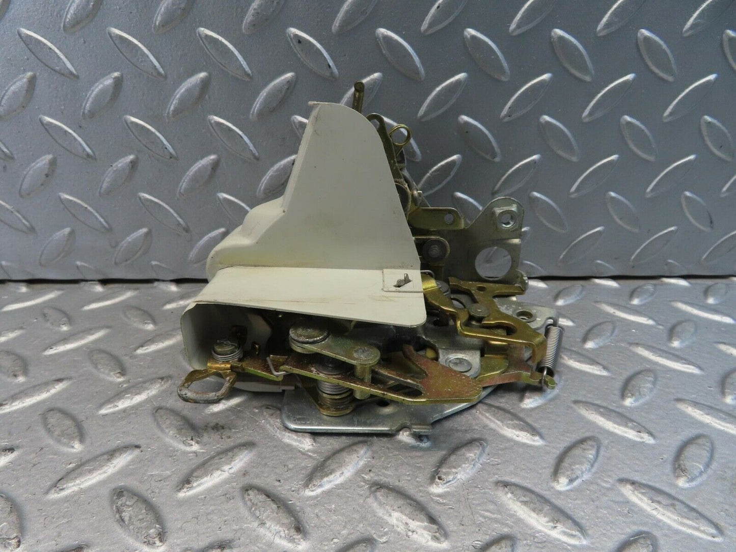11355 Mercedes-Benz C123 230CE Coupe Right Door Lock Mechanism 1267230208