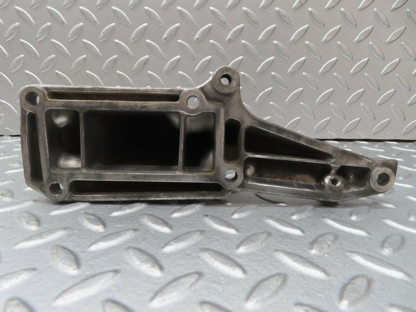 13398 Mercedes-Benz W220 S430 Engine Mount Bracket Left Side 1132230204