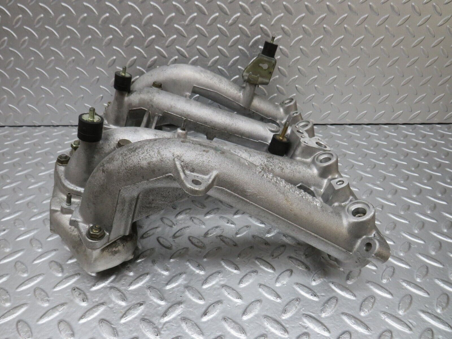 33863 Mercedes-Benz W201 190E 2.0L Intake Manifold 1021413501