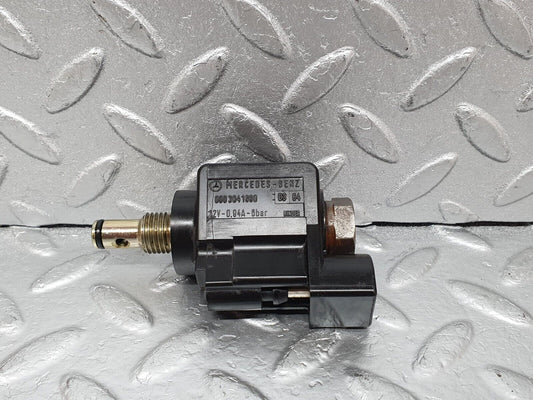 44077 Mercedes-Benz C123 230CE Coupe Automatic Gearbox Solenoid 722.401 0003041990