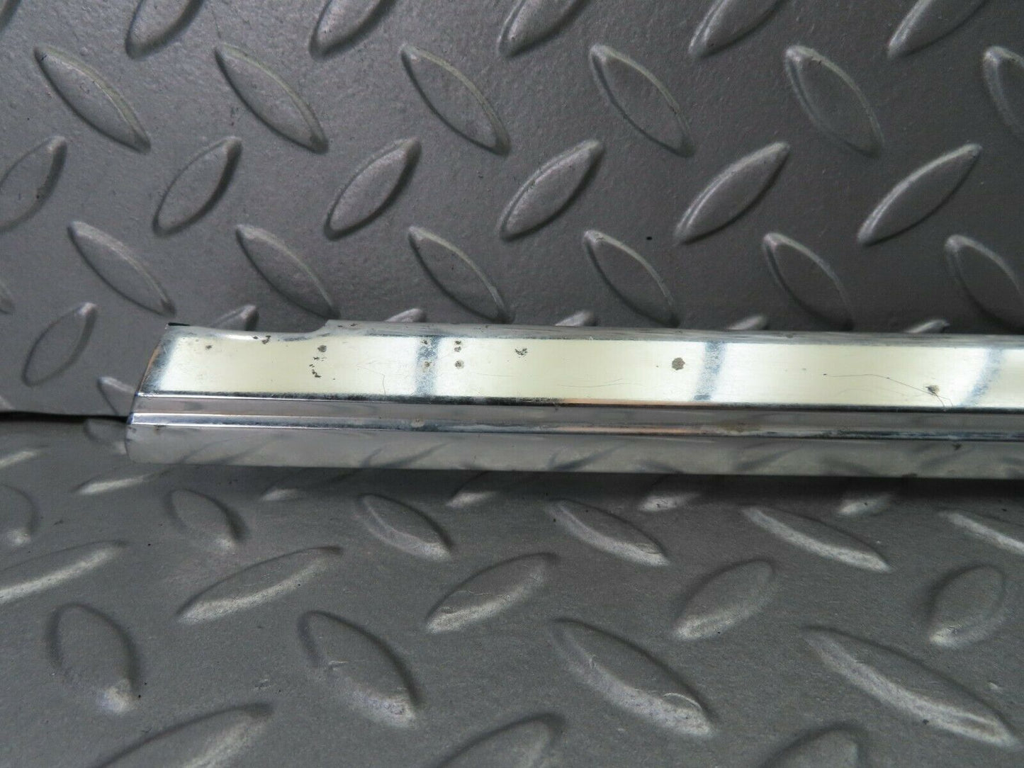 7921 Mercedes-Benz W115 220D Rear Right Door Chrome Moulding Trim