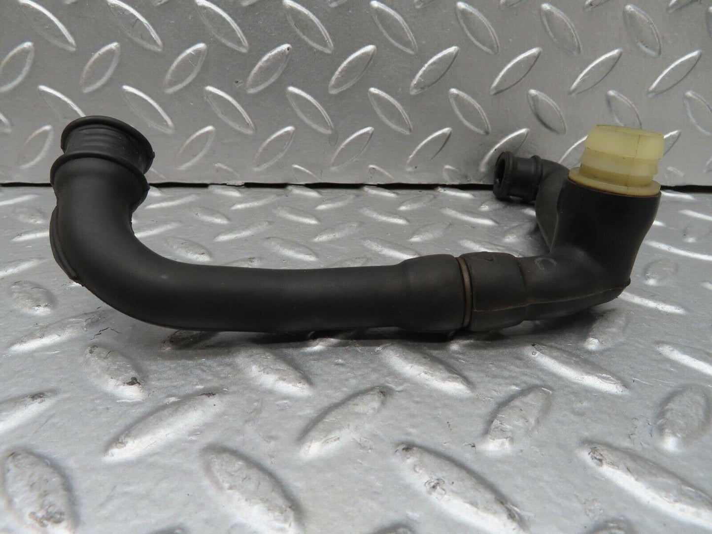 15334 Mercedes-Benz W123 230E Air Intake Pipe 1020941682