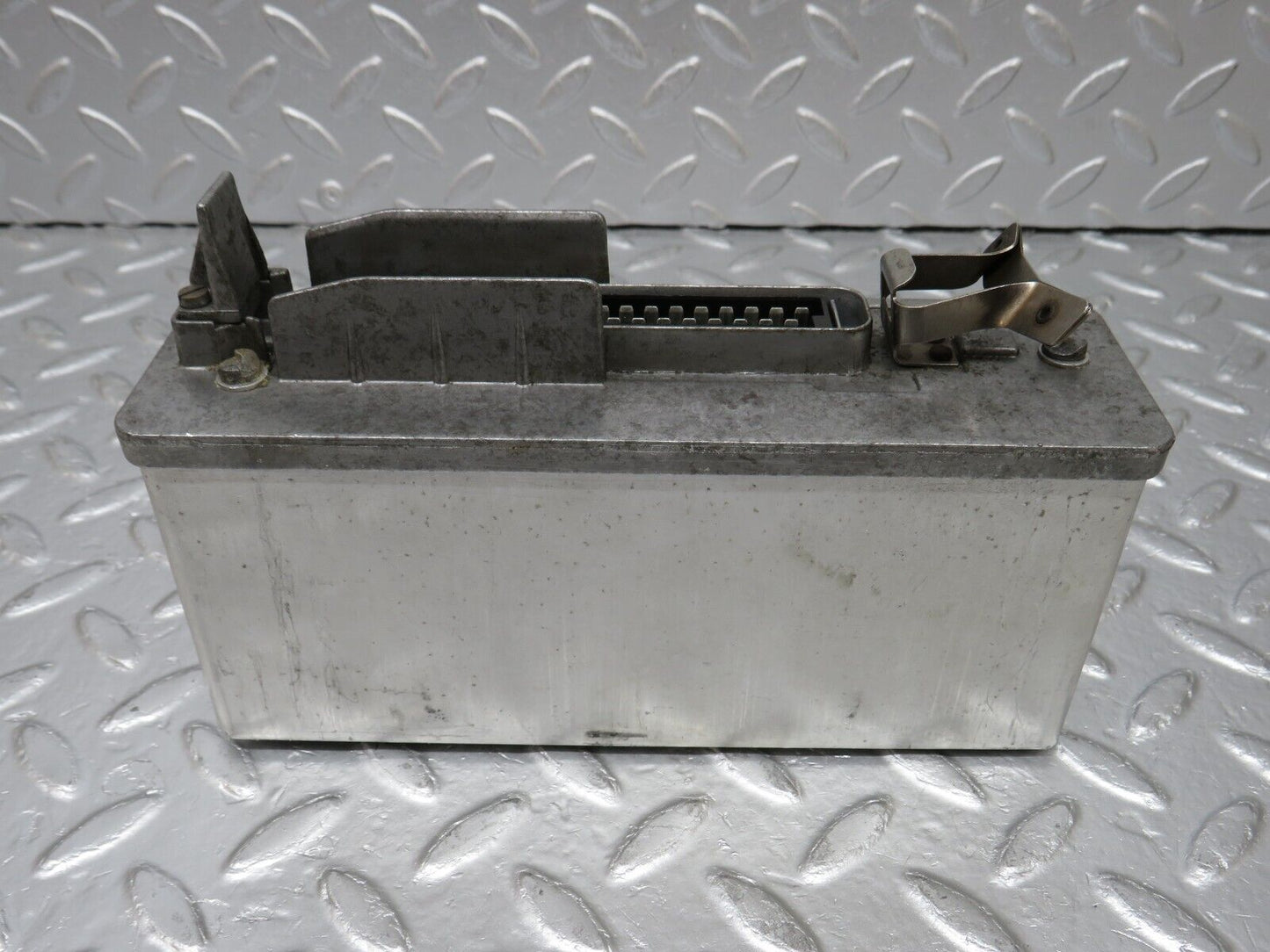 34304 Mercedes-Benz C126 380SEC Coupe ABS Control Unit Bosch 0265101006