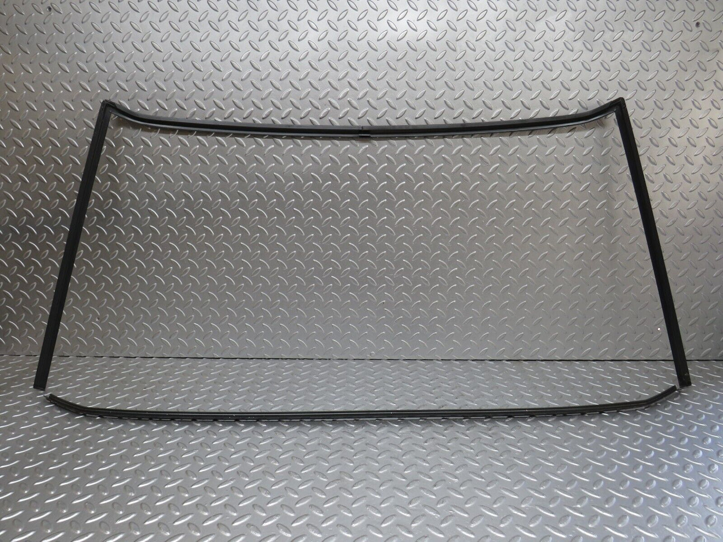 33813 Mercedes-Benz W201 190E Rear Windscreen Frame