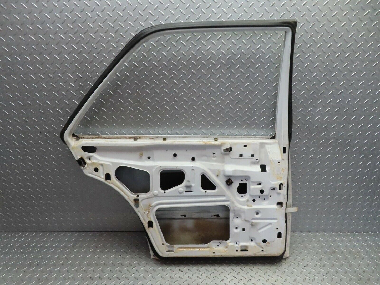 16211 Mercedes-Benz W124 260E Rear Left Door