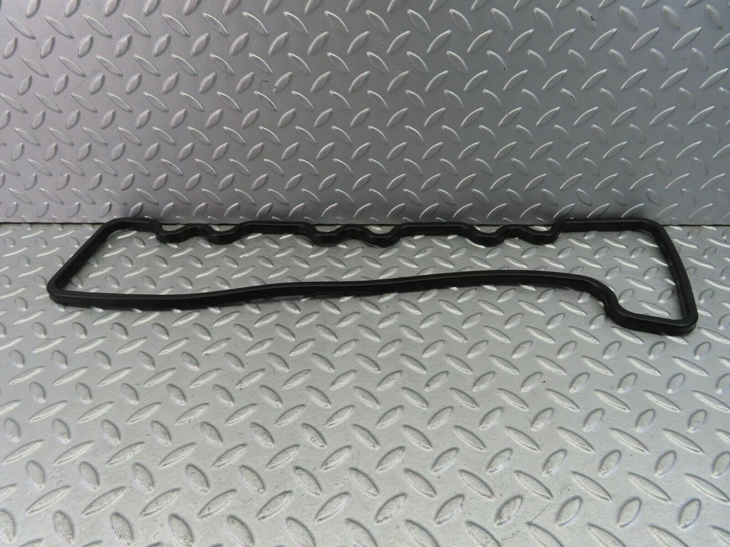 8103 Mercedes-Benz W108 Valve Cover Gasket Seal 1300160221