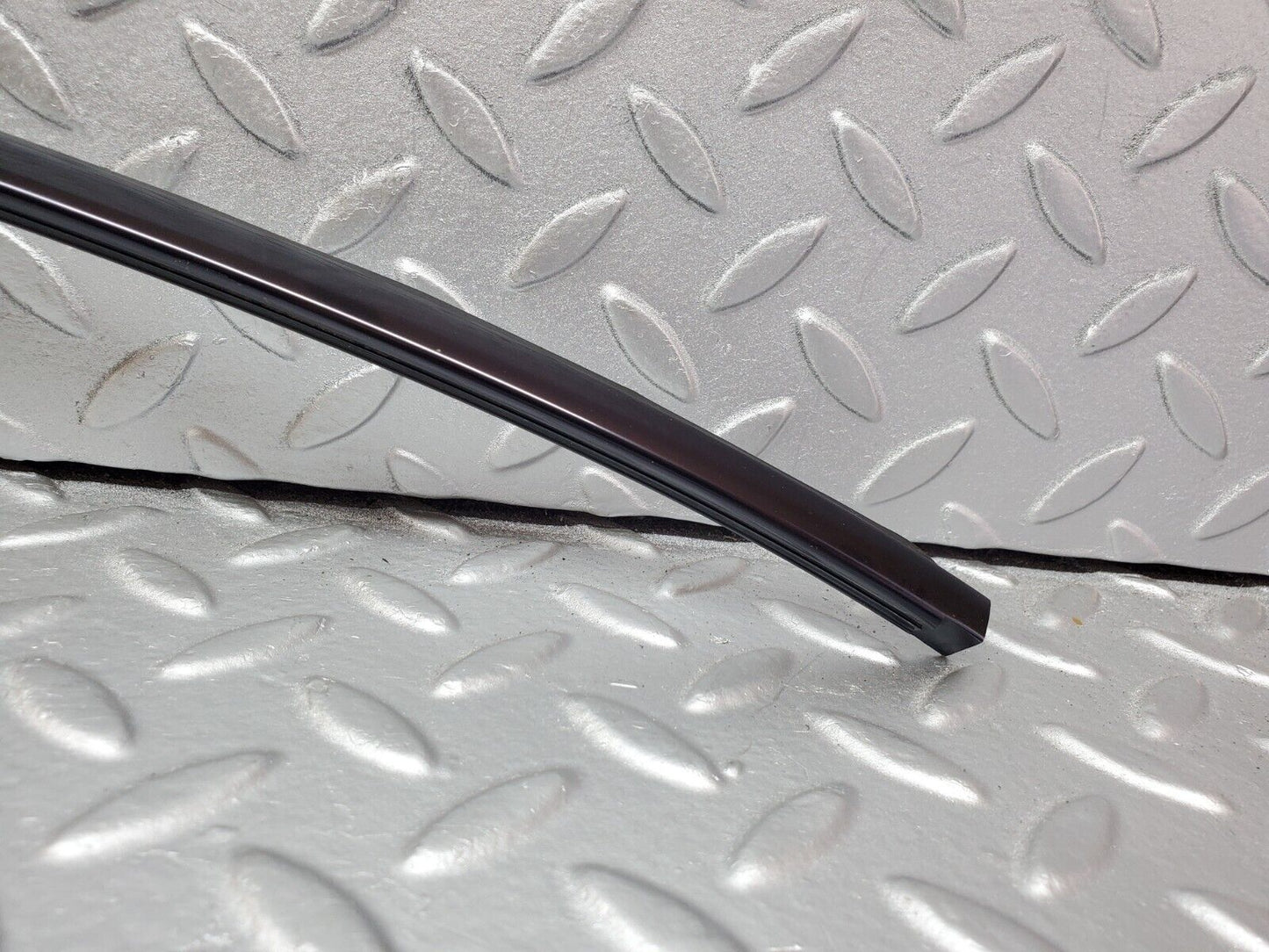 45146 Mercedes-Benz R129 300SL Coupe Front Windscreen Top Chrome Moulding Trim