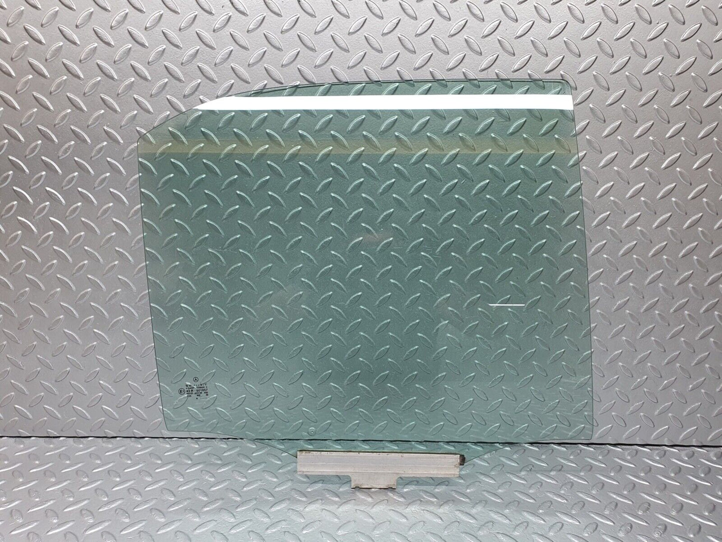 41991 Mercedes-Benz W202 C200 Rear Left Door Window Glass