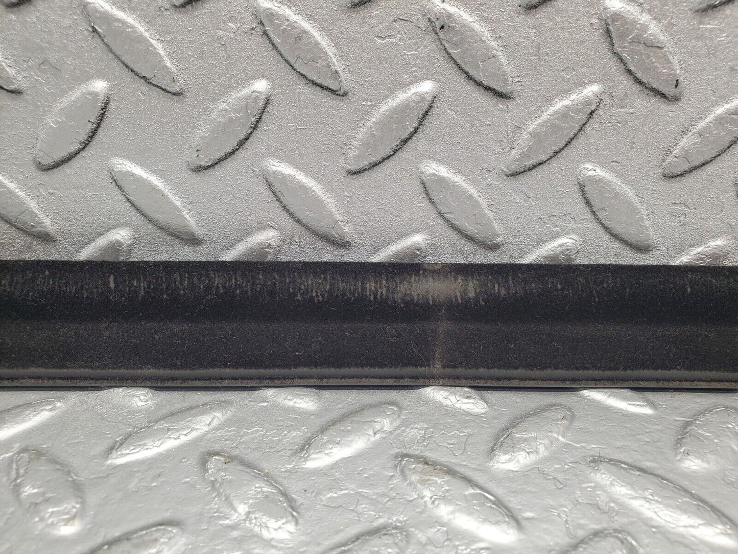 46744 Mercedes-Benz R129 320SL Coupe Right Door Seal Window Weatherstrip